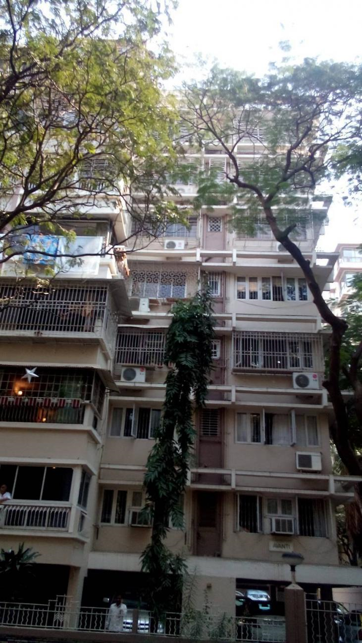 3 BHK Semi Furnished in Avanti Apartment , Santacruz West